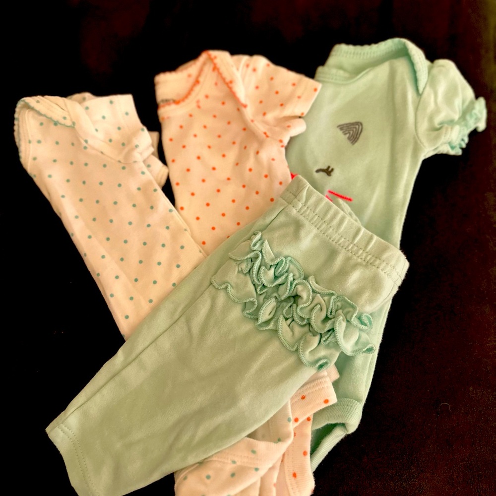 Newborn Outfits - Picture 1 of 3
